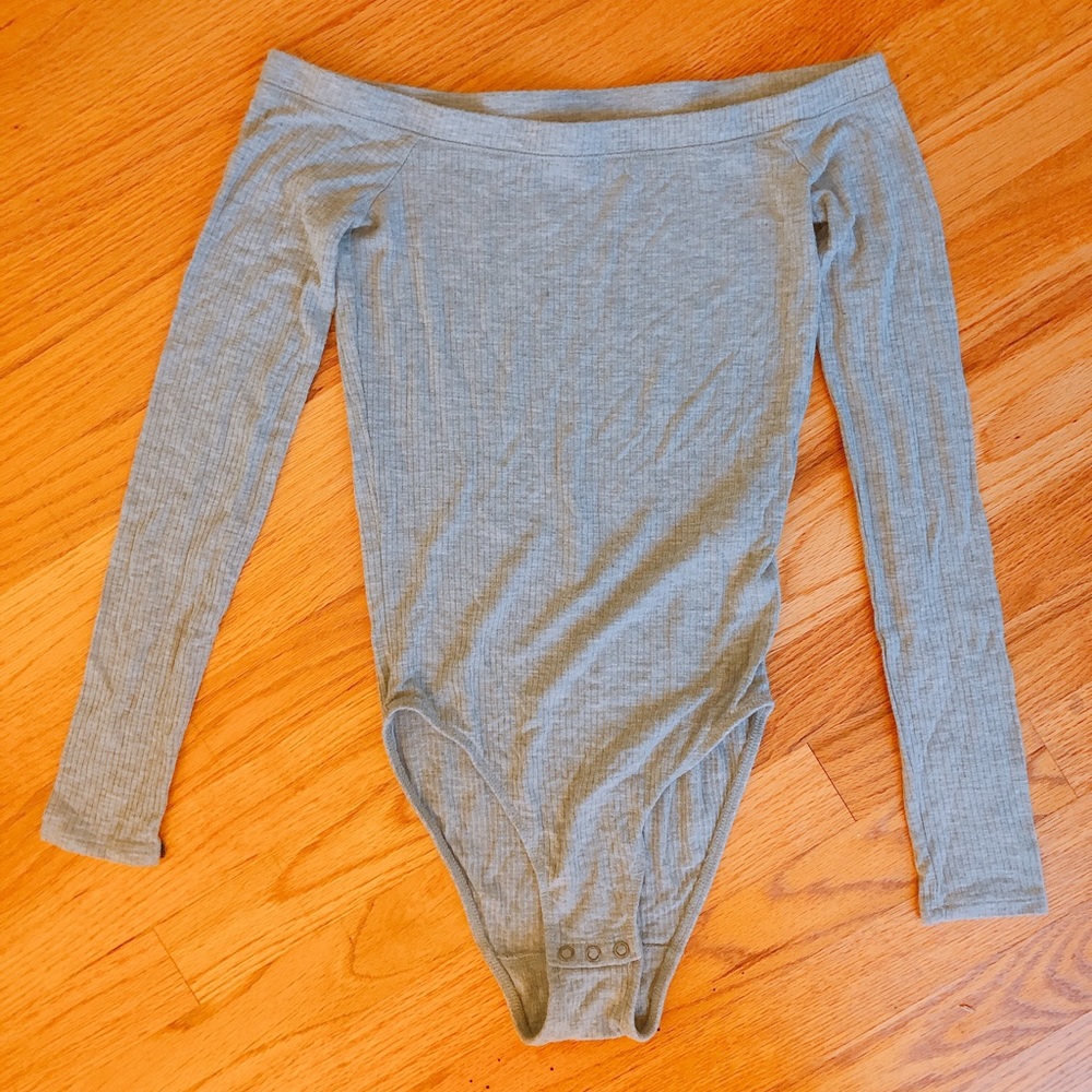 Hollister off the shoulder long sleeve bodysuit